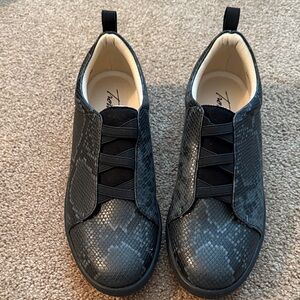Trotters Black Snake Print Flats